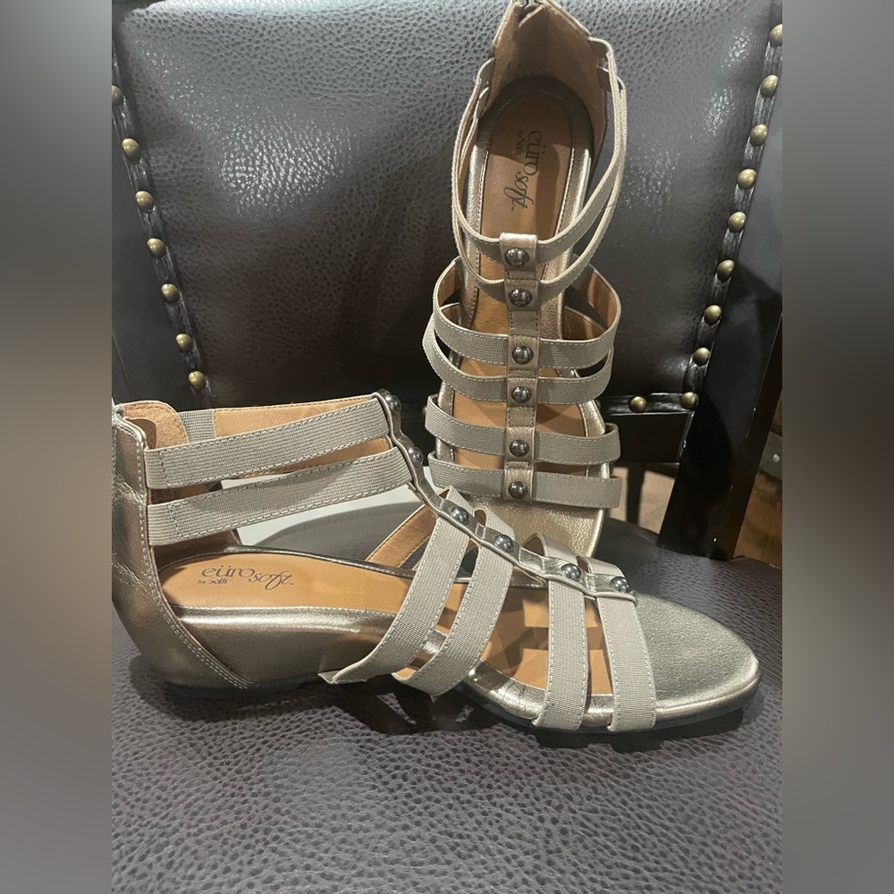Brand New Eurosoft Pewter/Silver Colored Wedge Sandal. Size 9.5M.
